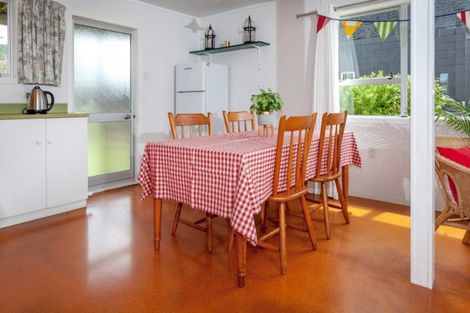 Photo of property in 10 Marine Parade, Cooks Beach, Whitianga, 3591