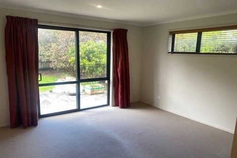 Photo of property in 25c Dolphin Parade, Bell Block, New Plymouth, 4312