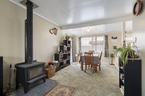 Photo of property in 21 Railway Road, Bunnythorpe, Palmerston North, 4478