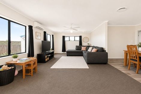 Photo of property in 39a Edgewater Parade, Waiuku, 2123