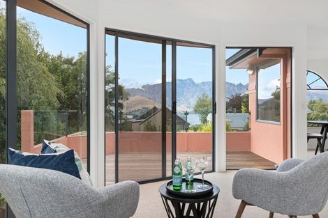 Photo of property in 18a Avalon Crescent, Fernhill, Queenstown, 9300