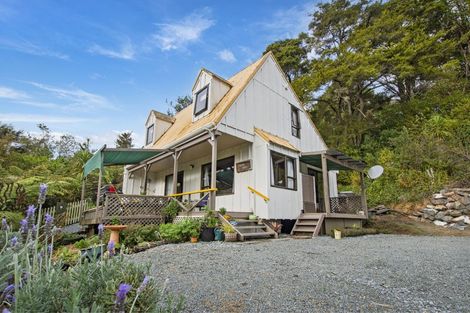 Photo of property in 54 Paparoa Station Road, Paparoa, 0571