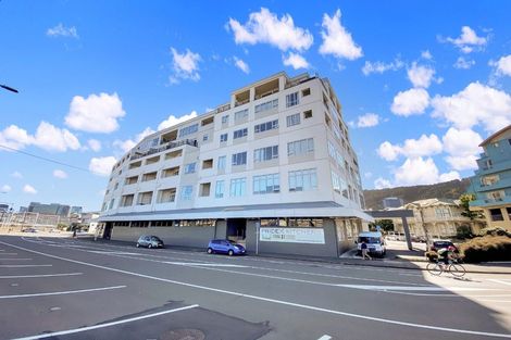 Photo of property in Stadium Garden Flats, 319/107 Thorndon Quay, Pipitea, Wellington, 6011