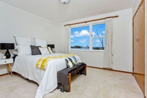 Photo of property in 2/52 Verran Road, Birkdale, Auckland, 0626