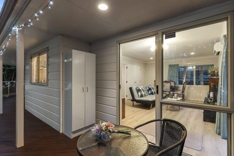 Photo of property in 2/13a Sandspit Road, Cockle Bay, Auckland, 2014