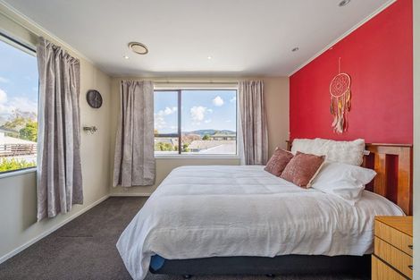Photo of property in 42a Hudson Avenue, Ebdentown, Upper Hutt, 5018