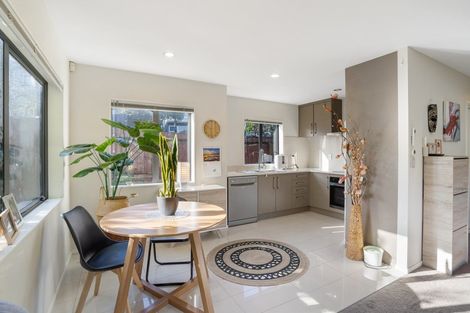 Photo of property in 38a Line Road, Glen Innes, Auckland, 1072