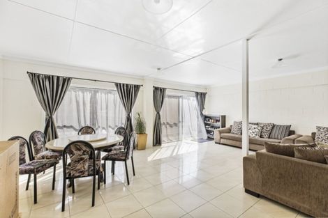 Photo of property in 17 Freshney Place, Hillpark, Auckland, 2102