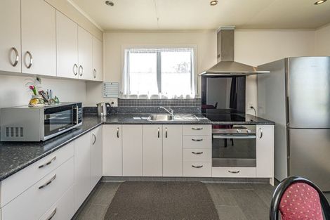 Photo of property in 21 Omori Place, Castlecliff, Whanganui, 4501