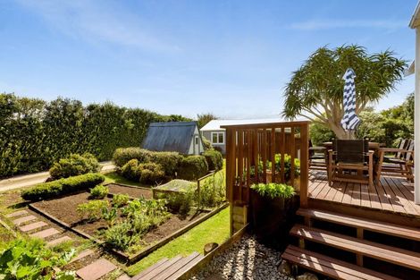 Photo of property in 183 Tasman Street, Opunake, 4616