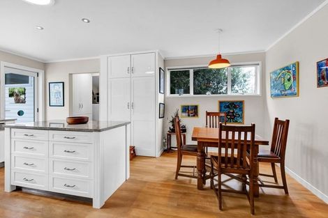 Photo of property in 4 Price Street, Westown, New Plymouth, 4310