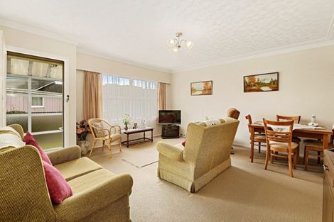 Photo of property in 2/4 Menary Street, Papakura, 2110