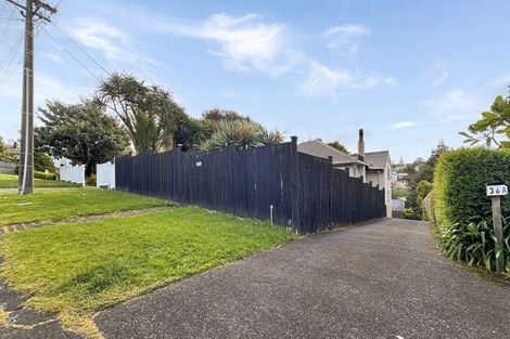 Photo of property in 36 Fairmount Road, Titirangi, Auckland, 0604