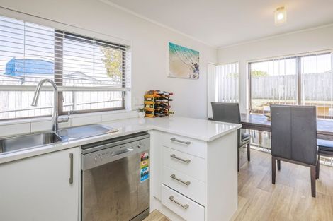 Photo of property in 8 Colt Place, Randwick Park, Auckland, 2105