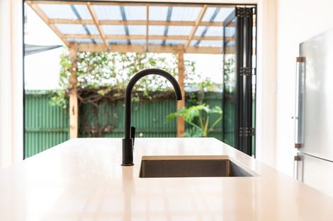 Photo of property in 893 Heaphy Terrace, Claudelands, Hamilton, 3214