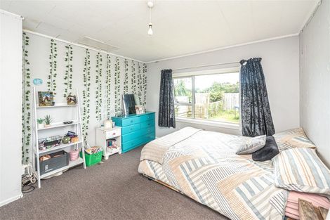 Photo of property in 30 Weraroa Road, Waverley, 4510