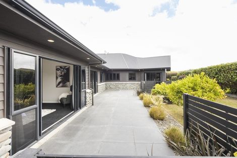 Photo of property in 6 Manhattan Court, Kelvin Grove, Palmerston North, 4414