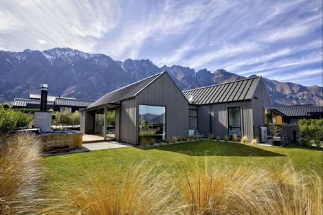 Photo of property in 32 Falconer Rise, Jacks Point, Queenstown, 9371