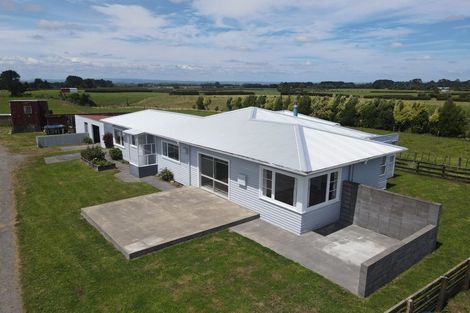 Photo of property in 124 Kahouri Road, Midhirst, Stratford, 4394