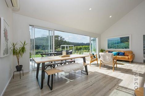 Photo of property in 44 Fruitlands Road, Kumeu, 0810