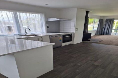 Photo of property in 137 Reeves Road, Pakuranga Heights, Auckland, 2010