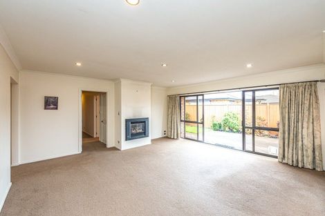 Photo of property in 1 Gilligan Close, College Estate, Whanganui, 4500