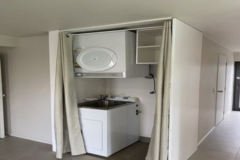 Photo of property in 2/4 Penning Road, Castor Bay, Auckland, 0620