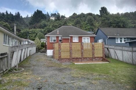 Photo of property in 6 Logie Street, Stokes Valley, Lower Hutt, 5019