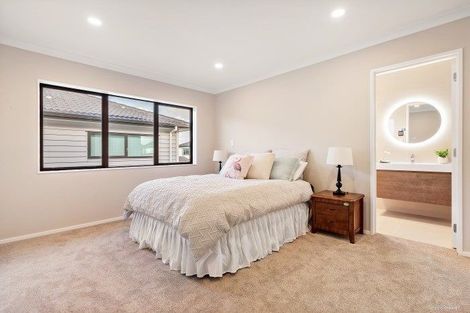 Photo of property in 10 Hinoki Way, Flat Bush, Auckland, 2019