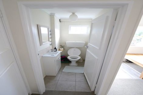 Photo of property in 31 Pemberton Avenue, Bayview, Auckland, 0629