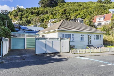 Photo of property in 181 Houghton Bay Road, Houghton Bay, Wellington, 6023