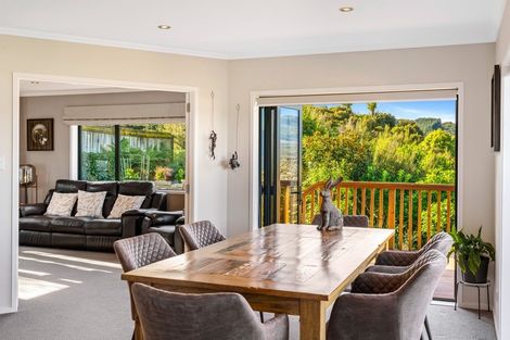 Photo of property in 43 Percy Kinsman Crescent, Riverstone Terraces, Upper Hutt, 5018