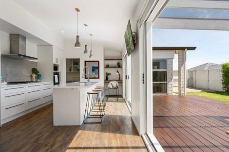 Photo of property in 26 Hiria Crescent, Papamoa Beach, Papamoa, 3118