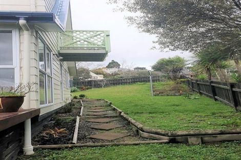 Photo of property in 6 Da Vinci Place, West Harbour, Auckland, 0618