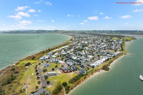 Photo of property in 279 Omaha Drive, Omaha, 0986