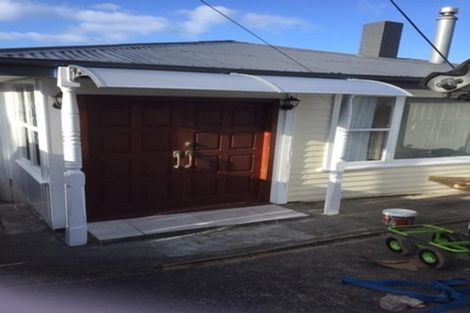 Photo of property in 321 Glenfield Road, Glenfield, Auckland, 0629