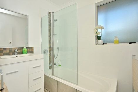 Photo of property in 10 Tait Place, Carterton, 5713