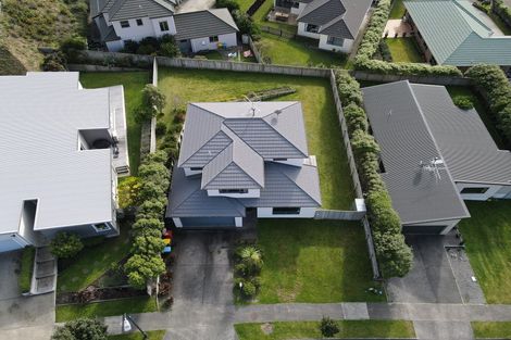 Photo of property in 5 Kaweka Close, Aotea, Porirua, 5024