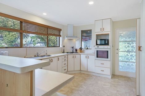 Photo of property in 29 Olive Terrace, Paraparaumu Beach, Paraparaumu, 5032