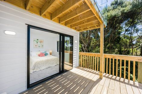 Photo of property in 254a Whangaparaoa Road, Red Beach, 0932