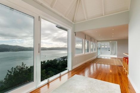 Photo of property in 35 Palliser Road, Roseneath, Wellington, 6011