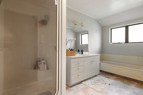 Photo of property in 20b Morrow Avenue, St Andrews, Hamilton, 3200