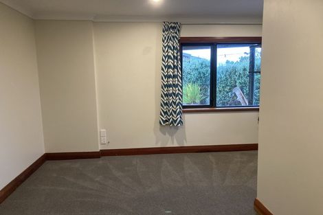 Photo of property in 41 Ashton Fitchett Drive, Brooklyn, Wellington, 6021