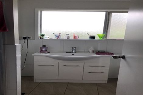 Photo of property in 17 Babington Place, Torbay, Auckland, 0630