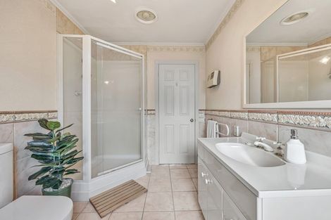 Photo of property in 32 Reflection Drive, West Harbour, Auckland, 0618