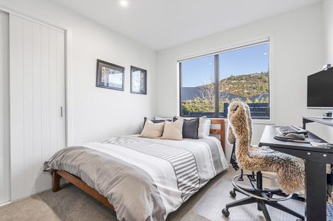 Photo of property in 7 Tahi Street, Albert Town, Wanaka, 9305