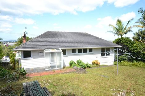 Photo of property in 27 Chivalry Road, Glenfield, Auckland, 0629