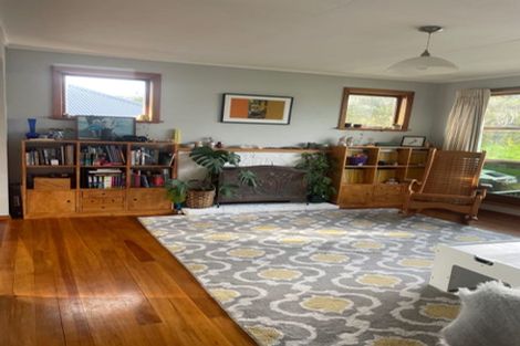 Photo of property in 25 Lyndfield Lane, Newlands, Wellington, 6037