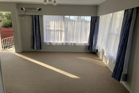 Photo of property in 18 Diana Drive, Glenfield, Auckland, 0627