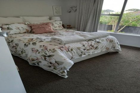 Photo of property in 1/14 Frieston Road, Milford, Auckland, 0620